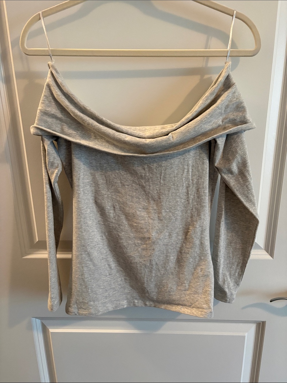 Abercrombie & Fitch Off-the-Shoulder Long Sleeve Top in Light Heather Gray